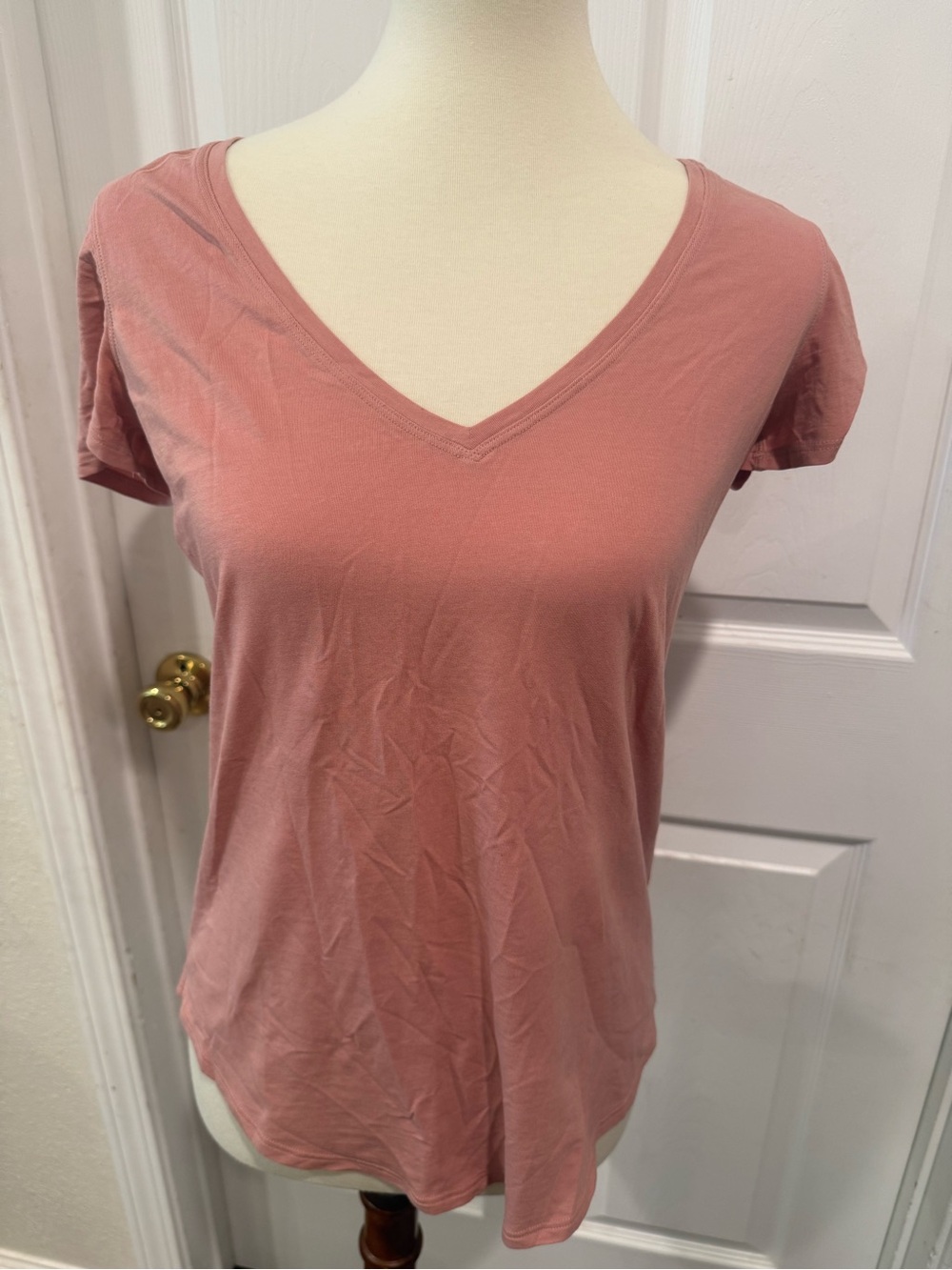 lululemon athletica Women's V-Neck Tee - Dusty Rose Pink